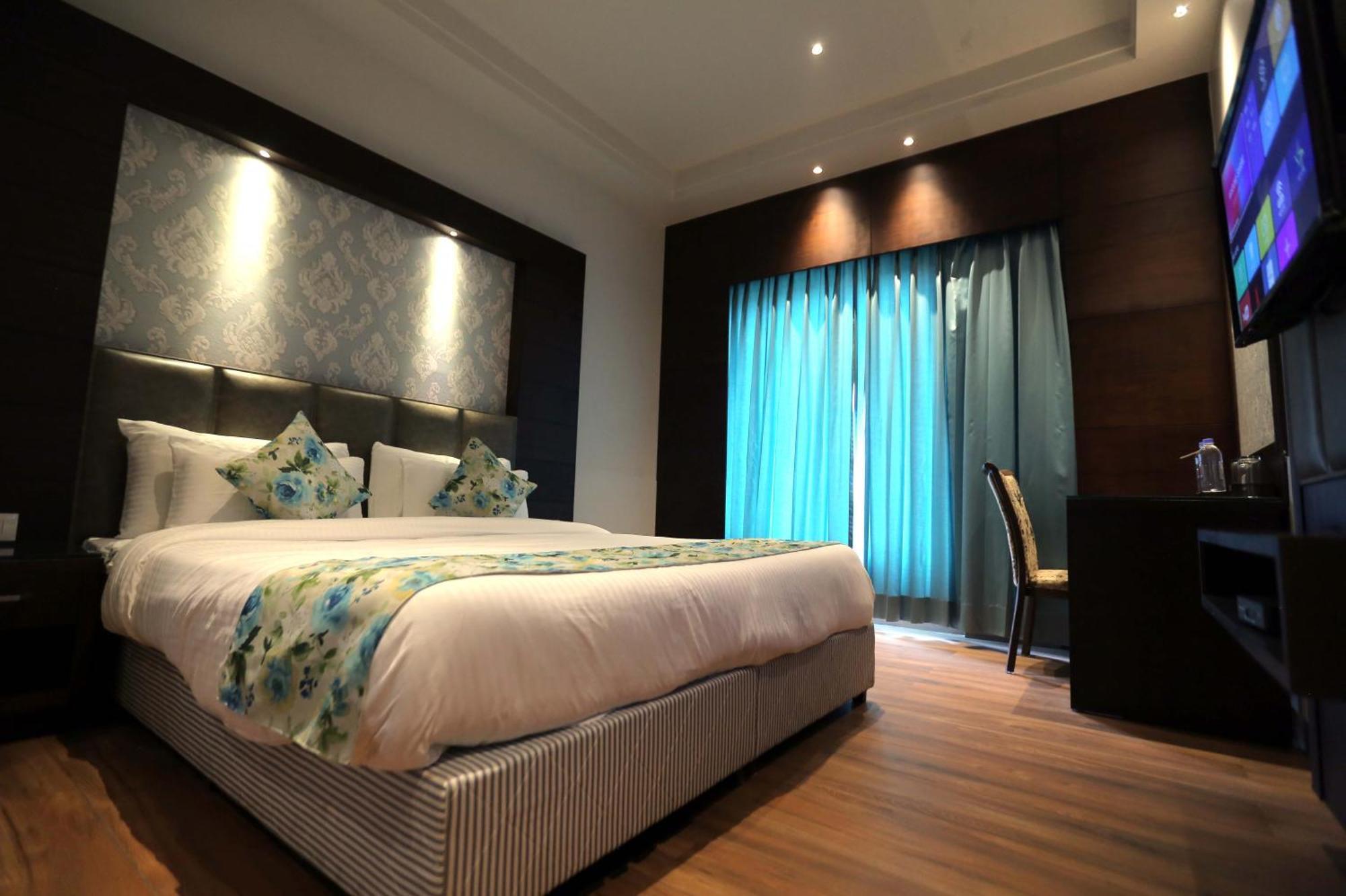 The Stella Hotel & Resort Лудяна Екстериор снимка