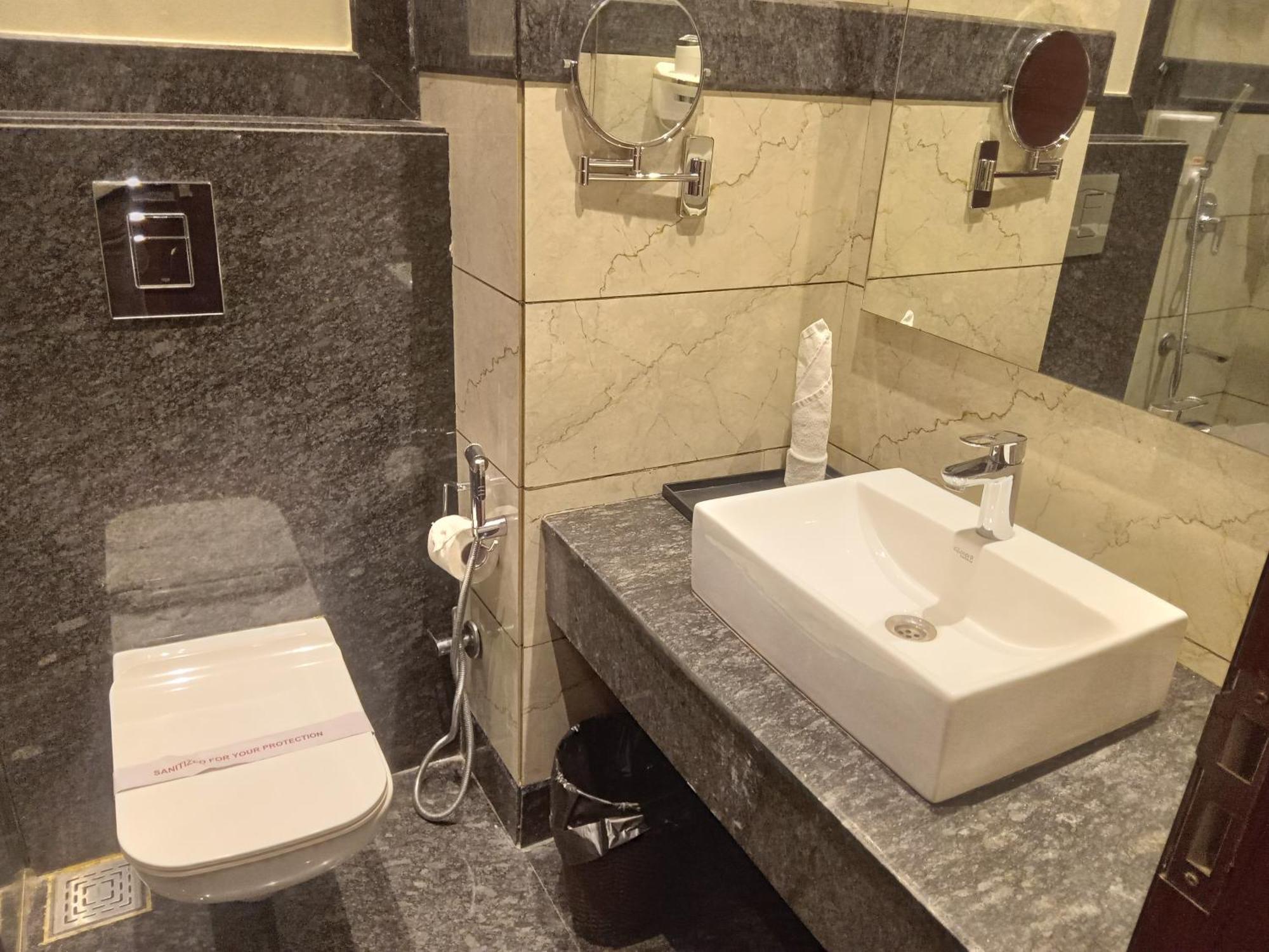 The Stella Hotel & Resort Лудяна Стая снимка
